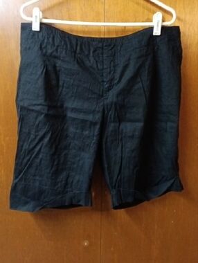 Women's Black Lightweight Cuffed Bermuda Shorts